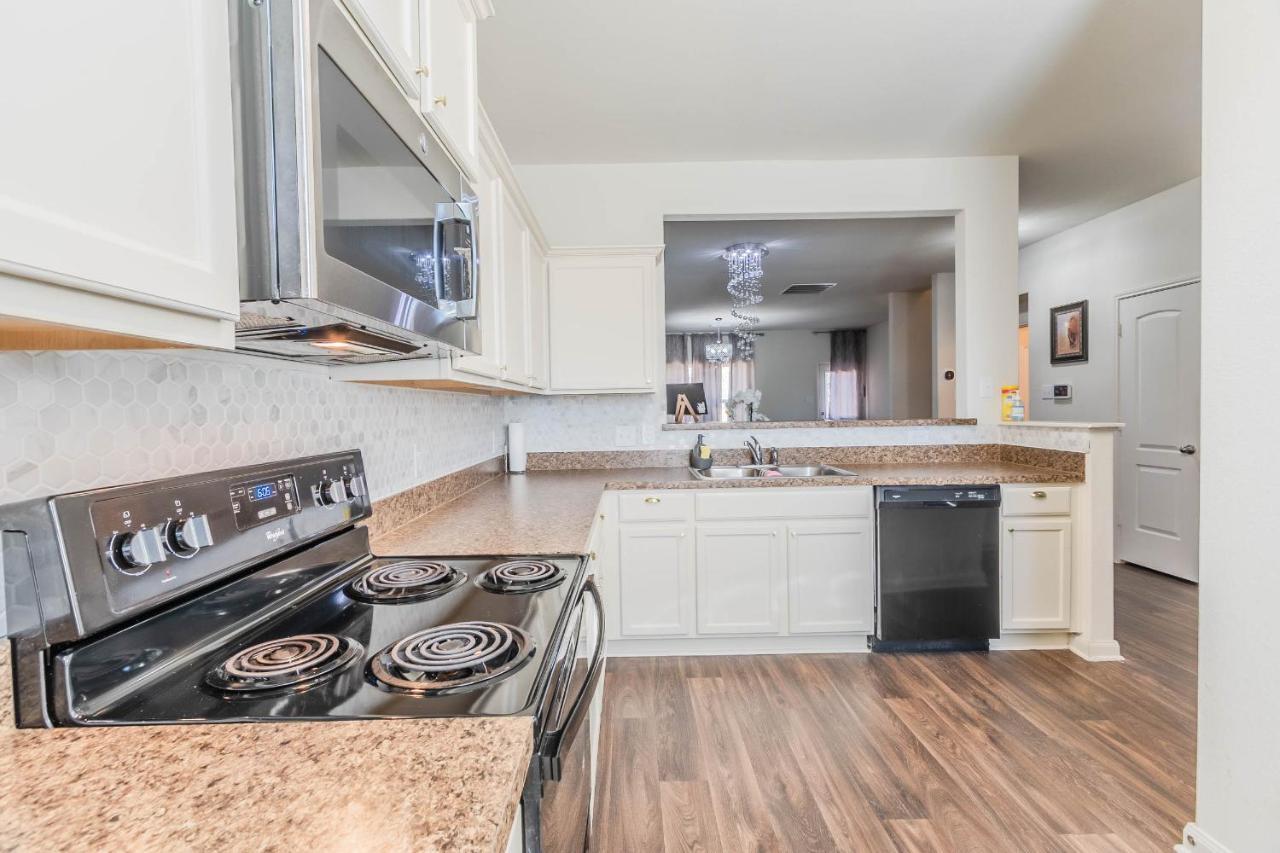 Luxury 5Br Dallas Retreat With Business Amenities - Perfect For Business Travelers, Families & Groups מראה חיצוני תמונה