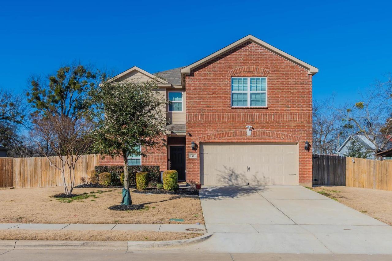 Luxury 5Br Dallas Retreat With Business Amenities - Perfect For Business Travelers, Families & Groups מראה חיצוני תמונה