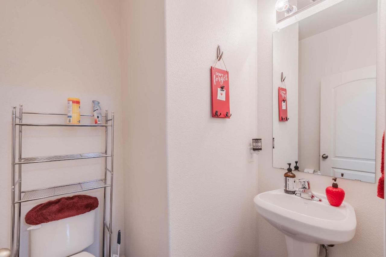 Luxury 5Br Dallas Retreat With Business Amenities - Perfect For Business Travelers, Families & Groups מראה חיצוני תמונה