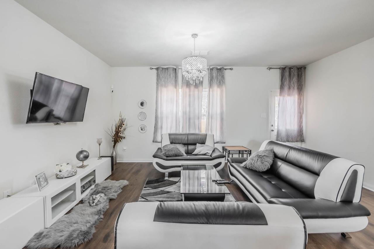 Luxury 5Br Dallas Retreat With Business Amenities - Perfect For Business Travelers, Families & Groups מראה חיצוני תמונה