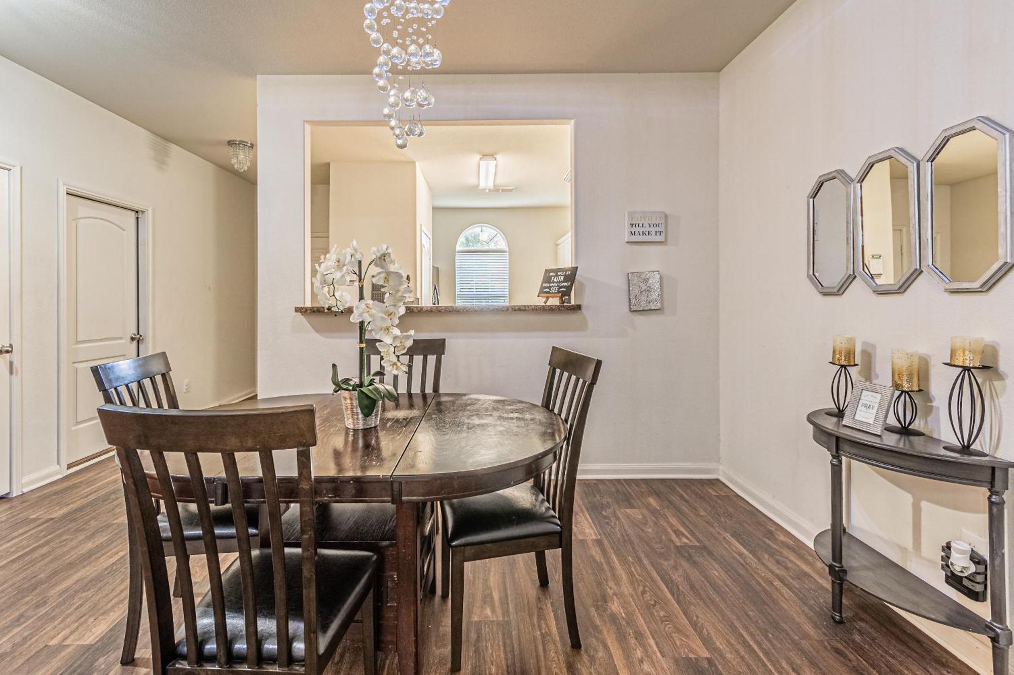Luxury 5Br Dallas Retreat With Business Amenities - Perfect For Business Travelers, Families & Groups מראה חיצוני תמונה