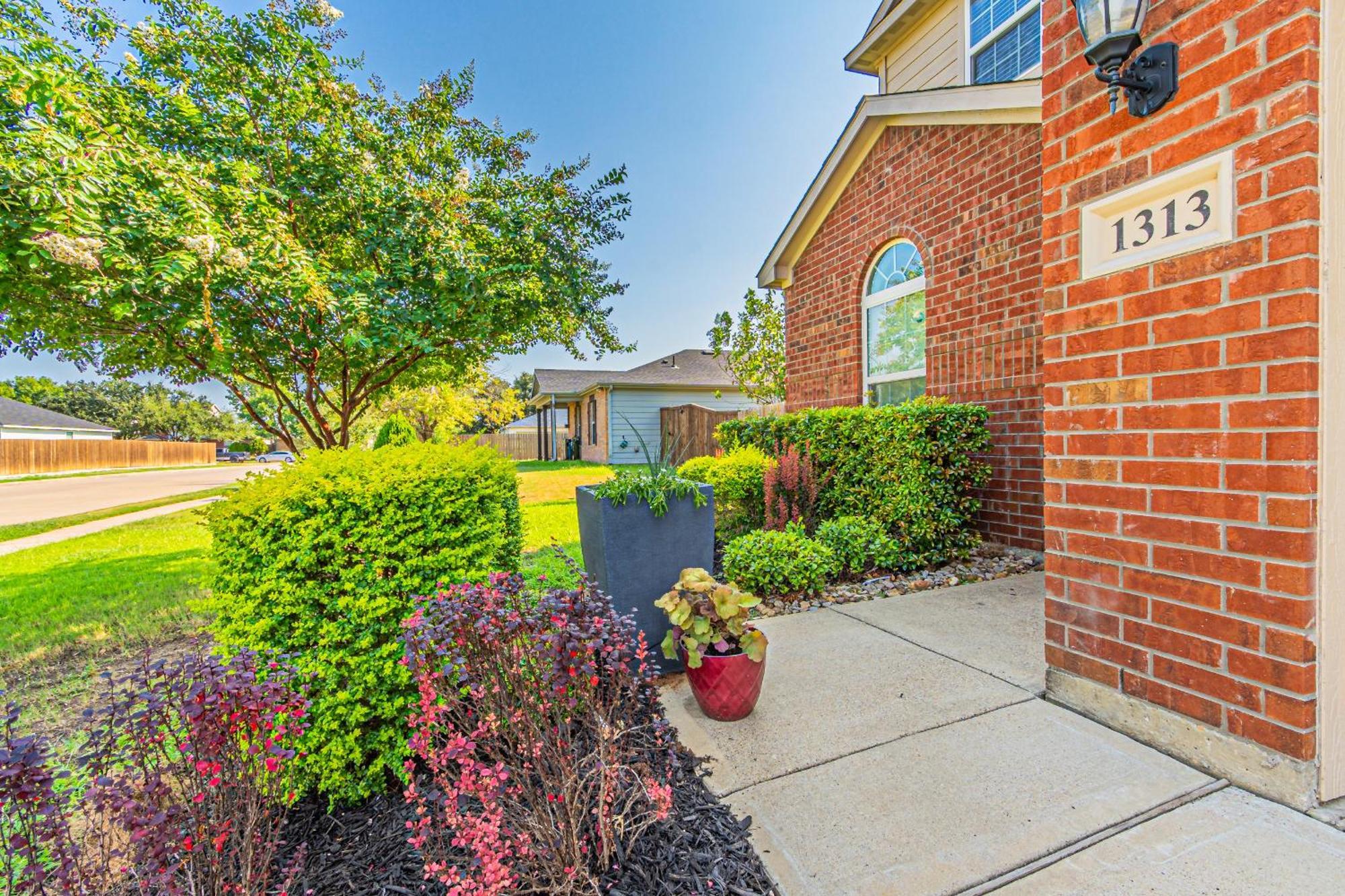 Luxury 5Br Dallas Retreat With Business Amenities - Perfect For Business Travelers, Families & Groups מראה חיצוני תמונה