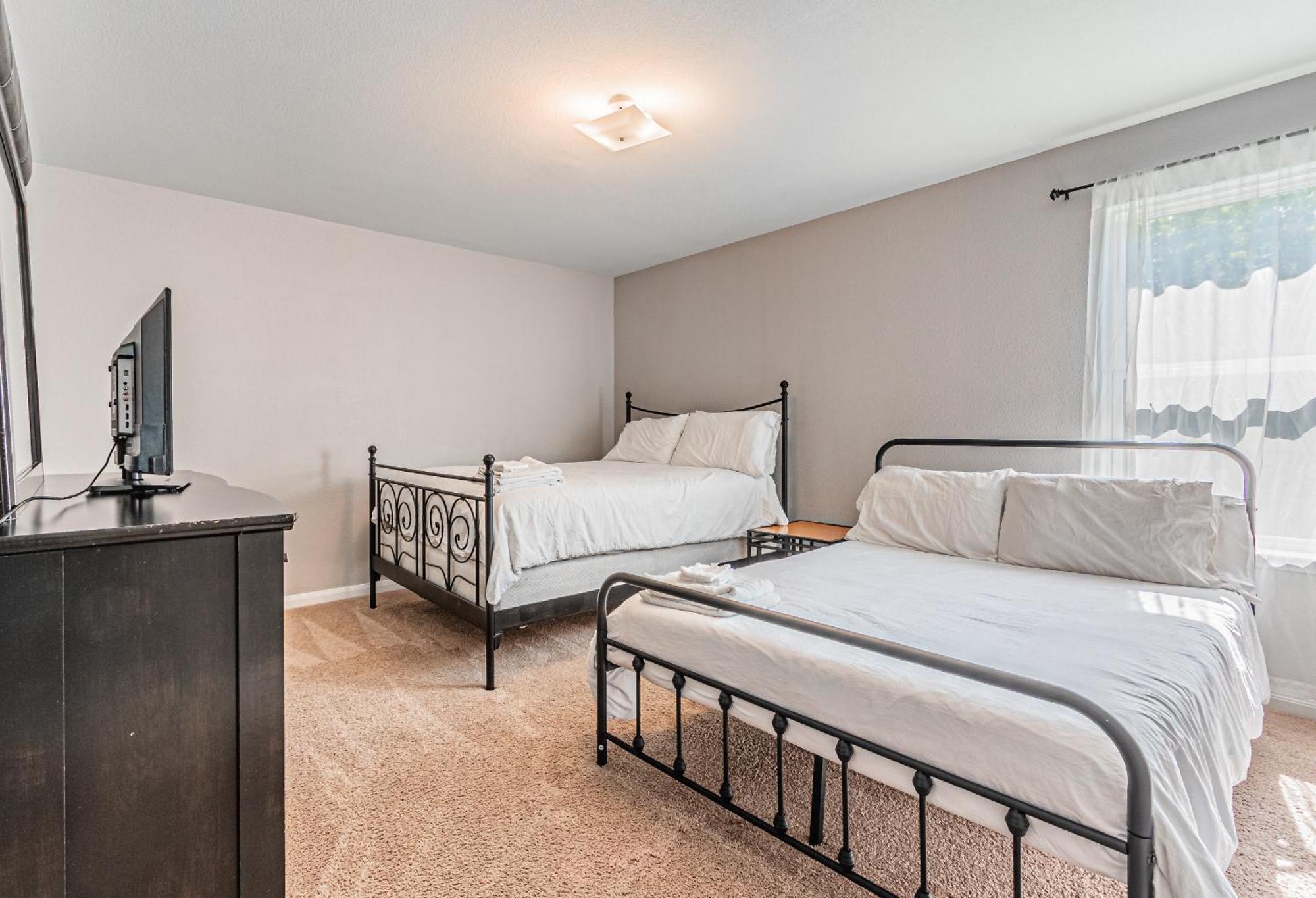 Luxury 5Br Dallas Retreat With Business Amenities - Perfect For Business Travelers, Families & Groups מראה חיצוני תמונה