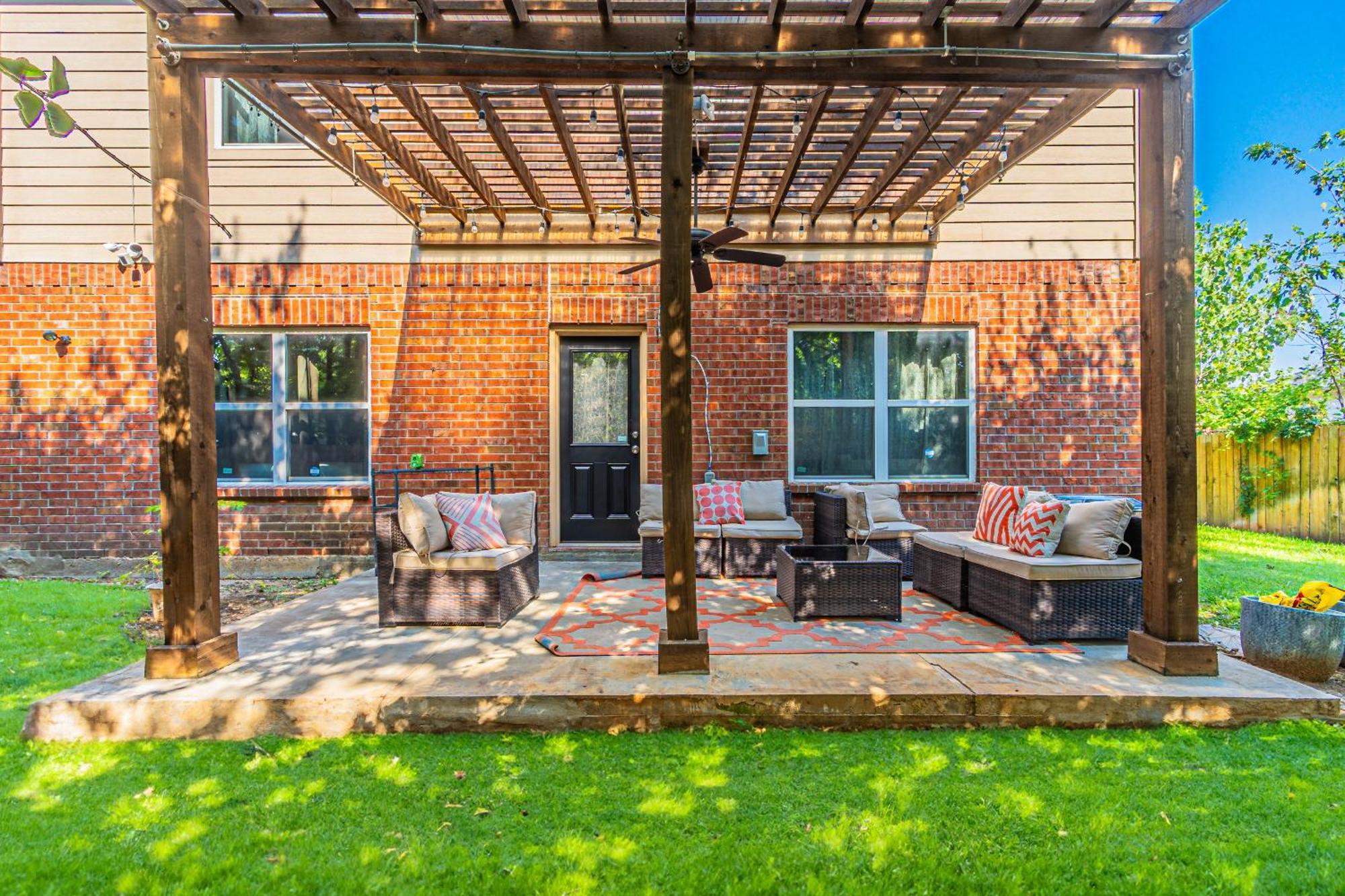 Luxury 5Br Dallas Retreat With Business Amenities - Perfect For Business Travelers, Families & Groups מראה חיצוני תמונה