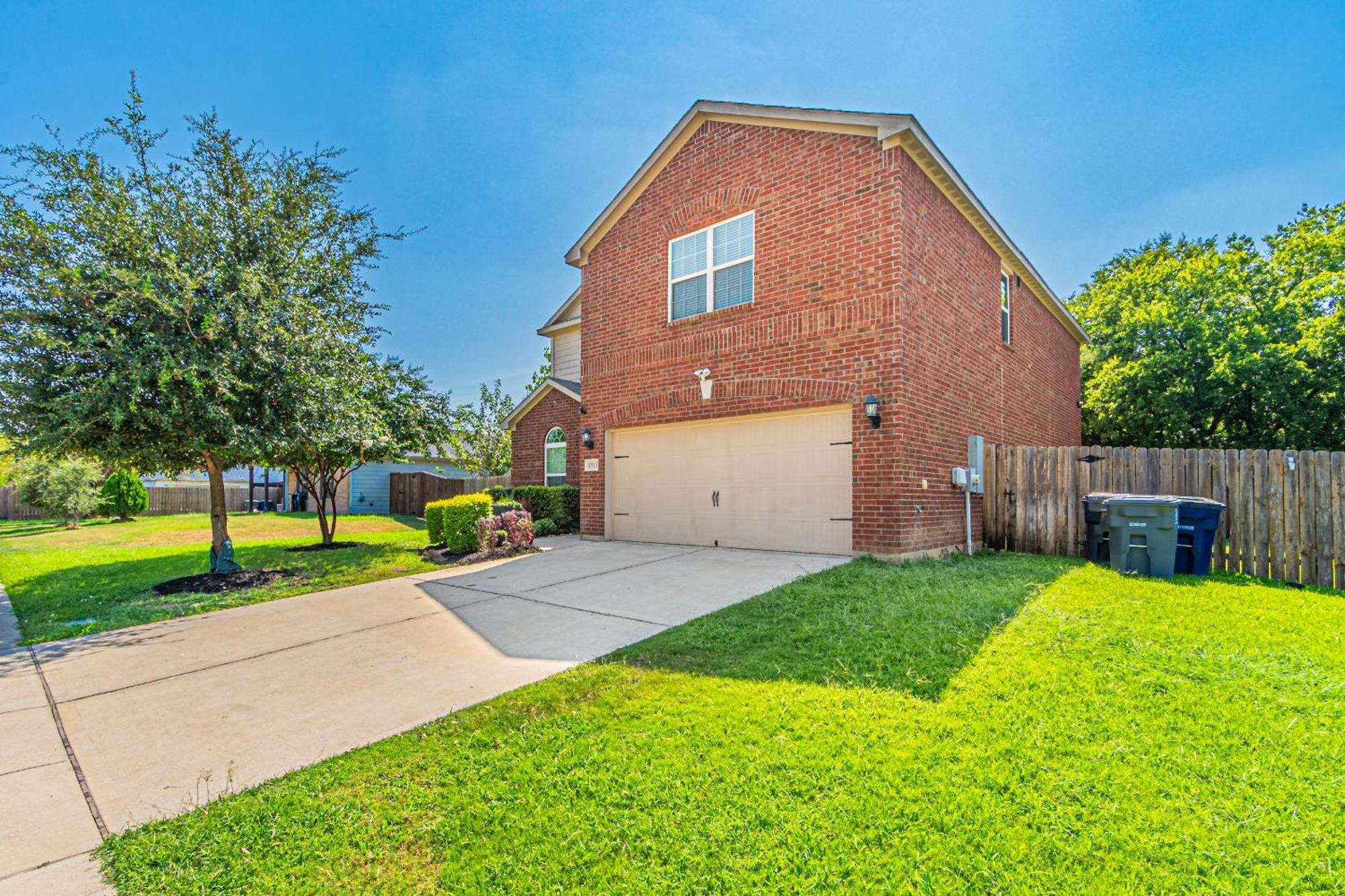 Luxury 5Br Dallas Retreat With Business Amenities - Perfect For Business Travelers, Families & Groups מראה חיצוני תמונה